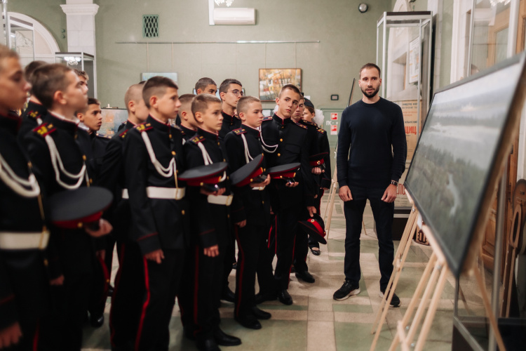 Экскурсии по выставке "О Родине" завершили проект в Севастополе